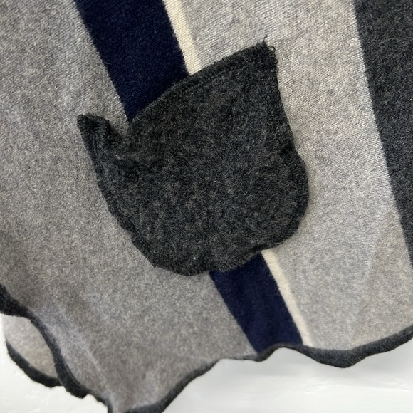 One-of-kind cashmere sweater made by Cyndi Buck Design - Picture 4 of 8